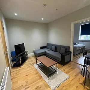 Apartamento Lovely 1 Bedroom With On Street Parking, Londres