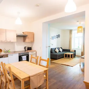 https://living-apartments-petrusgasse.vienna-besthotels.com