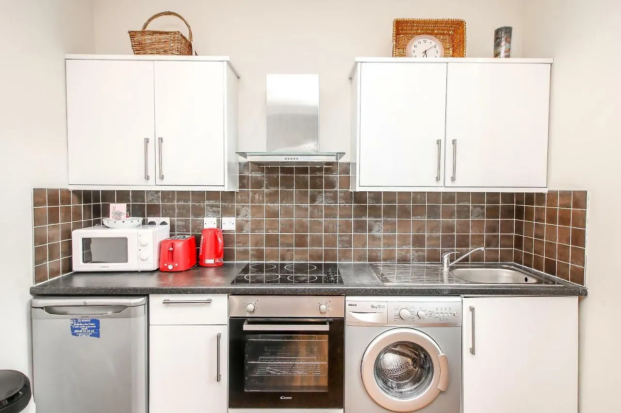 City View Flat @ Liverpool St. Londra Daire